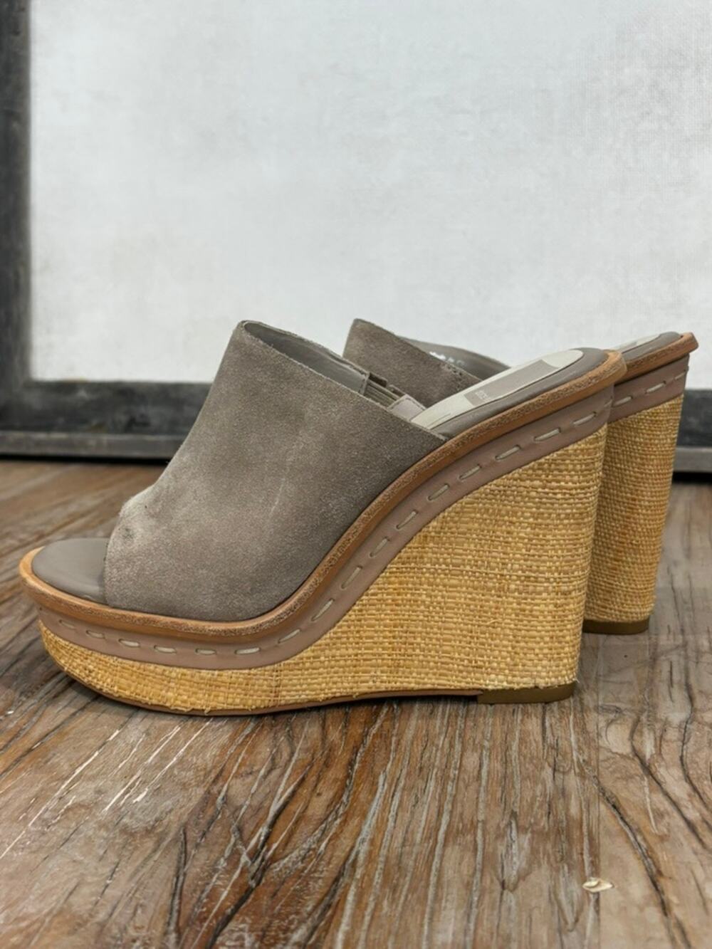 DOLCE VITA Women's Bonny Wedge Sandal Size 6.5